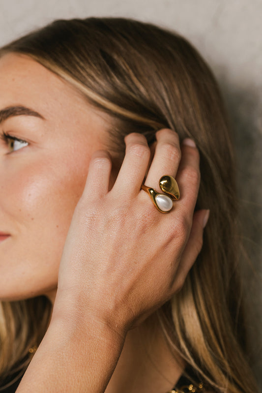 Noémie - Gold Adjustable Pearl Statement Ring