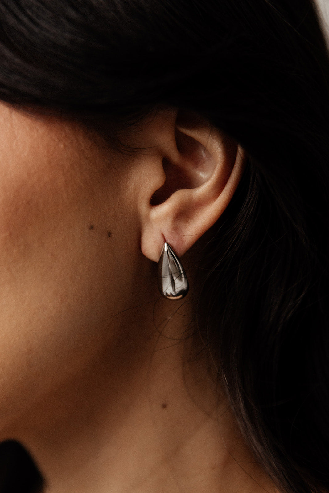 Céline - Silver Teardrop Stud Earrings