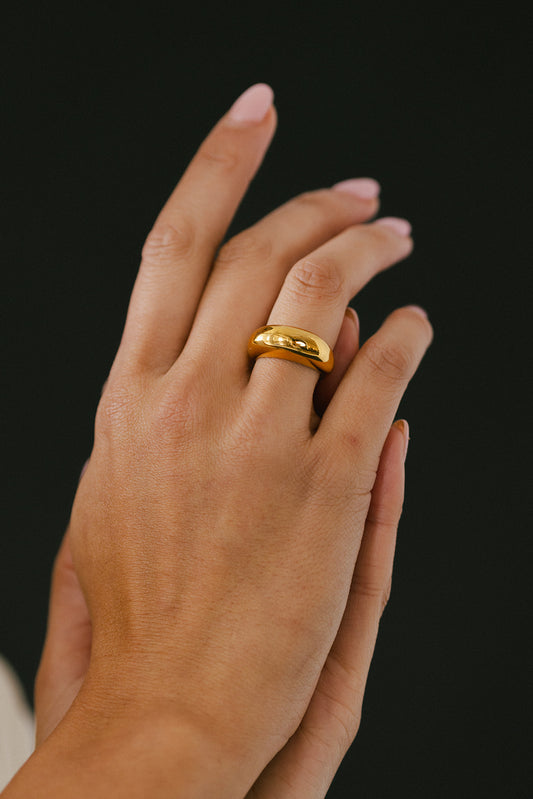 Mia - Gold Dome Ring