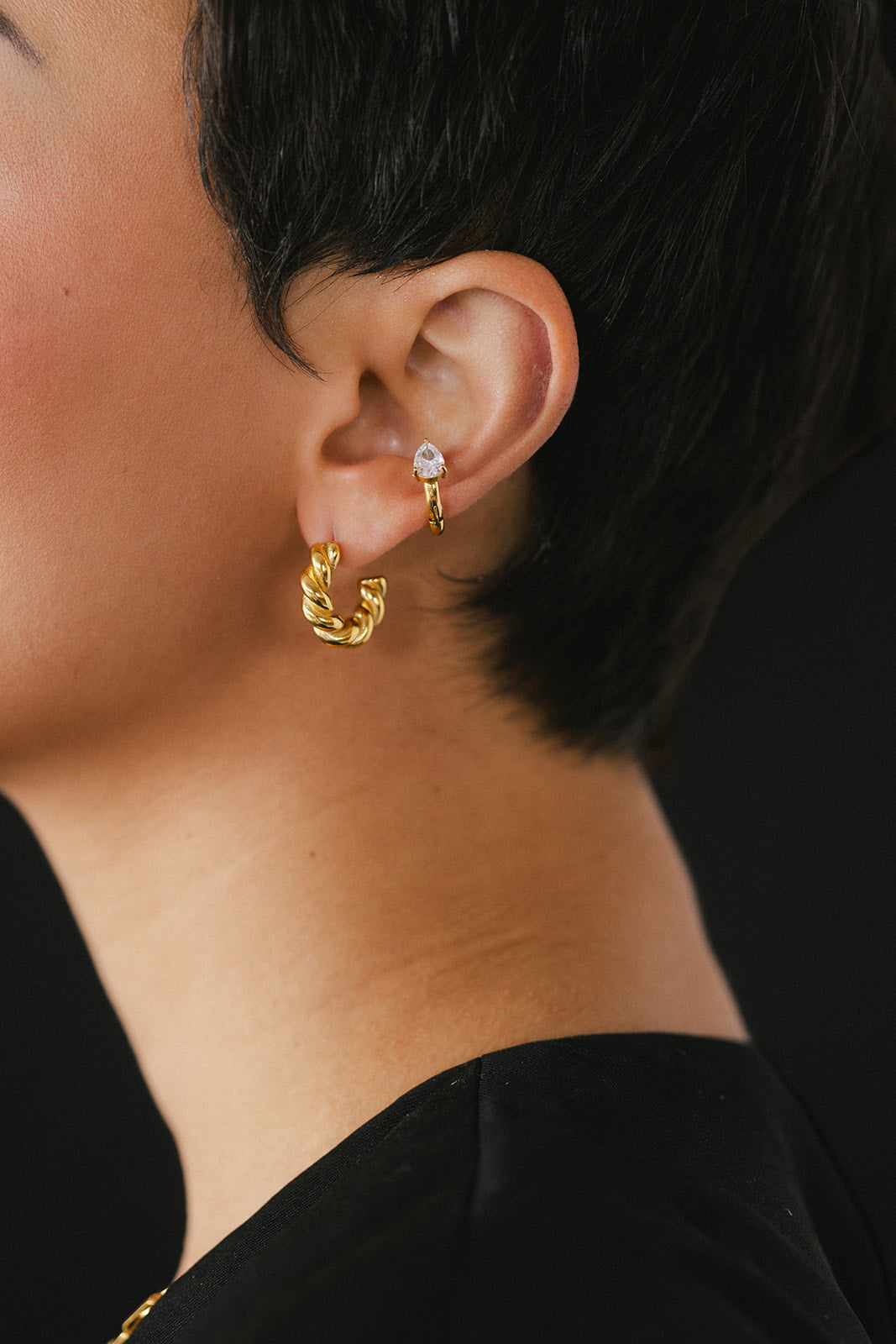 Aimée - Gold Adjustable Pear Diamond Ear Cuff