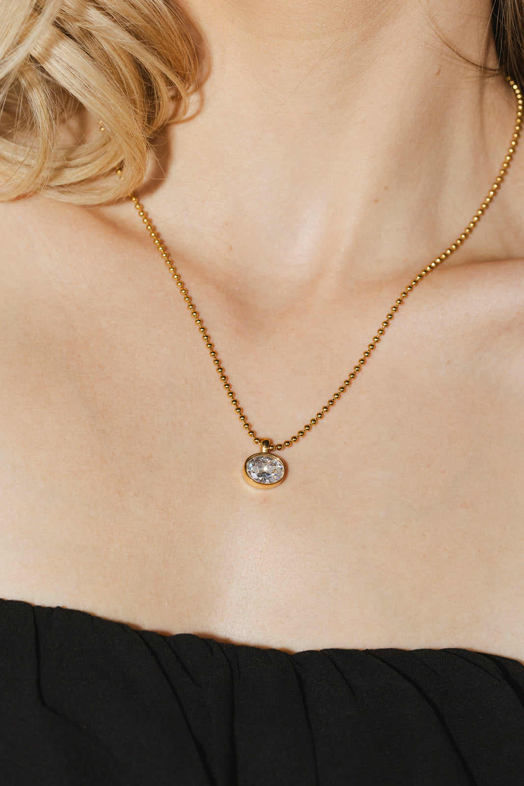Perrine - Gold Oval Diamond Beaded Necklace