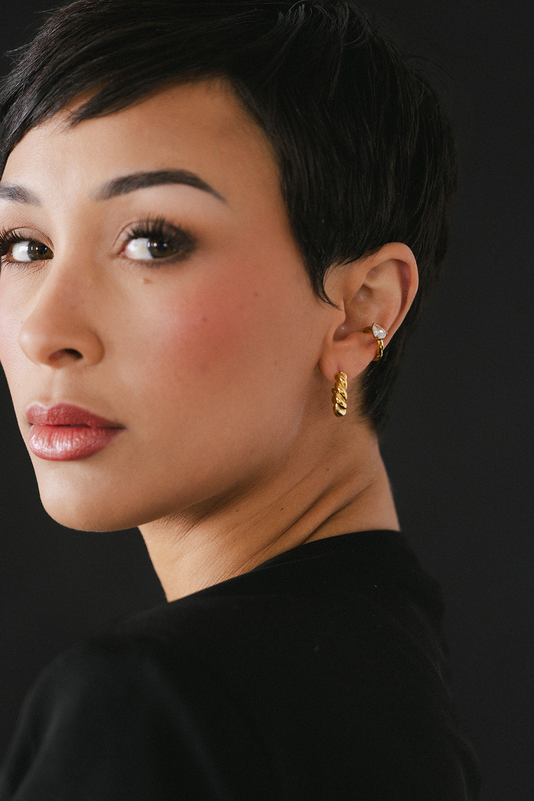 Aimée - Gold Adjustable Pear Diamond Ear Cuff