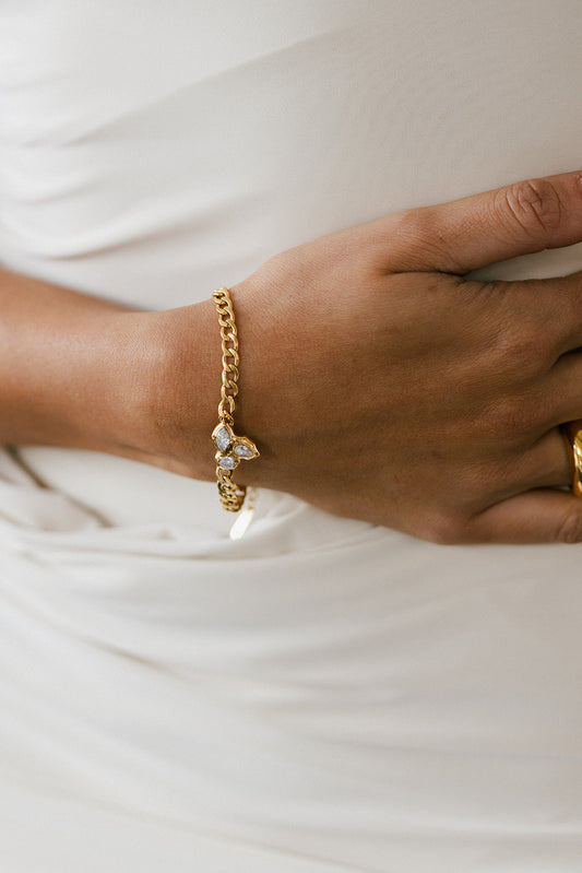 Benoîte - Gold Triple Diamond Cluster Curb Bracelet