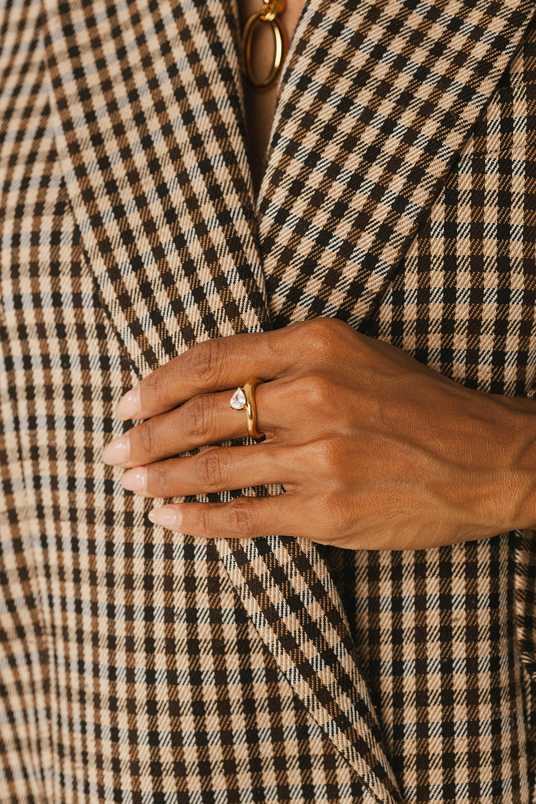 Cece - Gold Diamond Pear Curved Ring