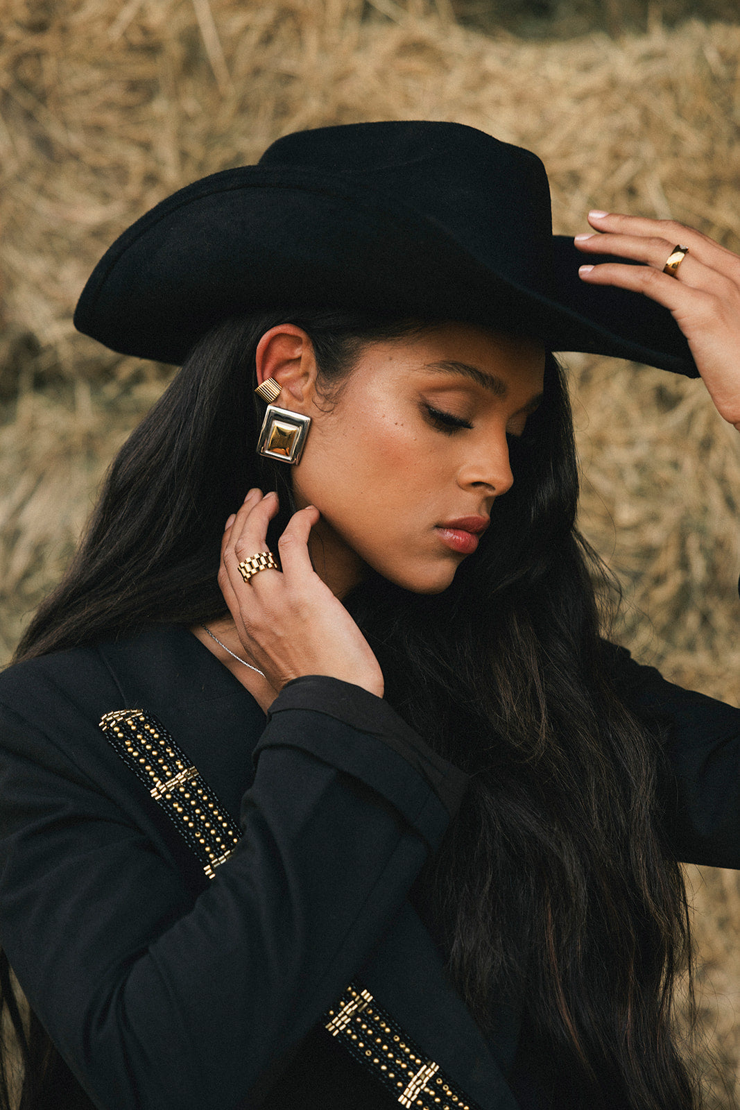 The Hour - Gold Ribbed Ear Cuff