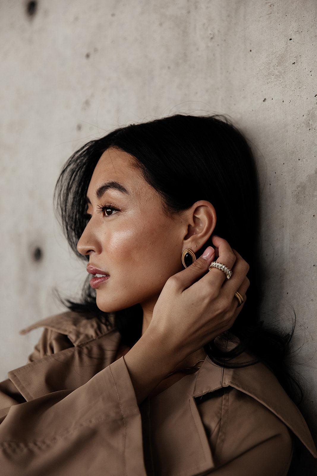 Diana - Gold Black Oval Stud Earrings