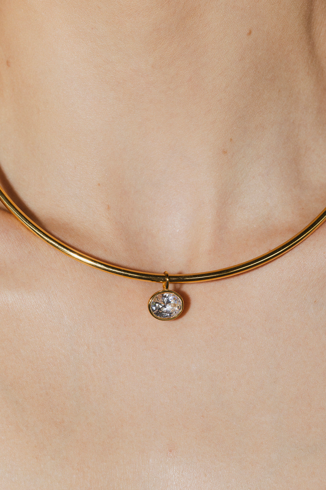 Claudia - Gold Pendant Collar Necklace