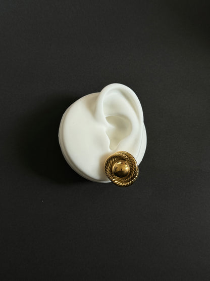 Celeste - Gold Ribbed Circle Stud Earrings