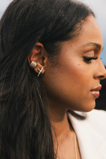 Cavalière - Gold Baguette Diamond Cross Stud Earrings