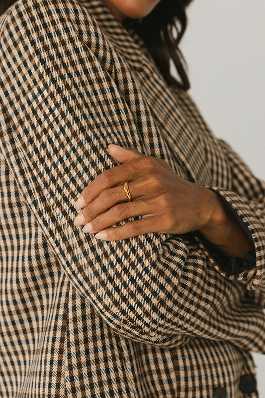 Cece - Gold Curved Band Ring