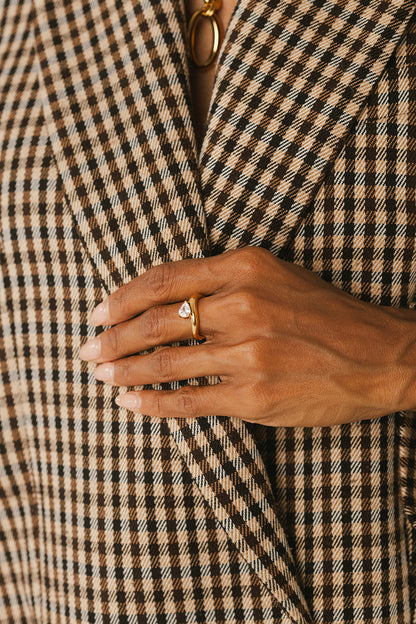 Cece - Gold Diamond Pear Curved Ring