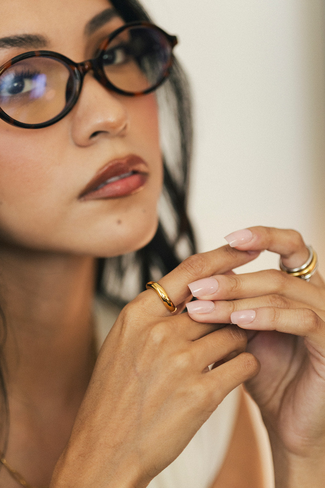 Cece - Gold Curved Band Ring