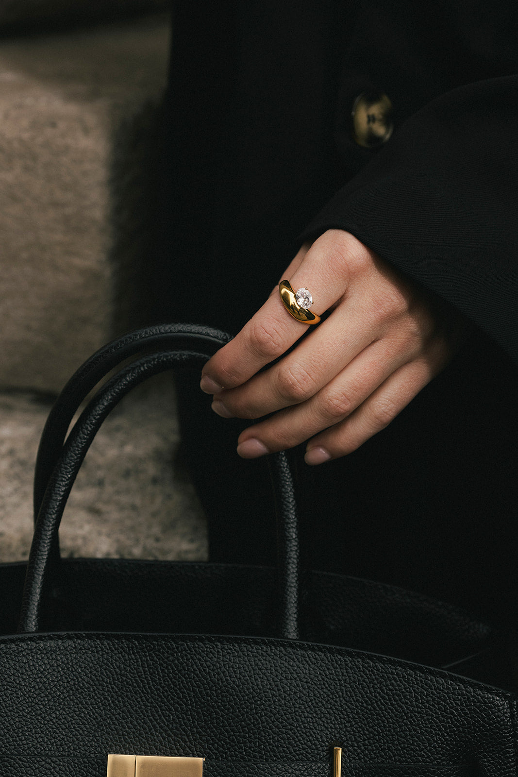 Eléa - Gold Oval Diamond Ring