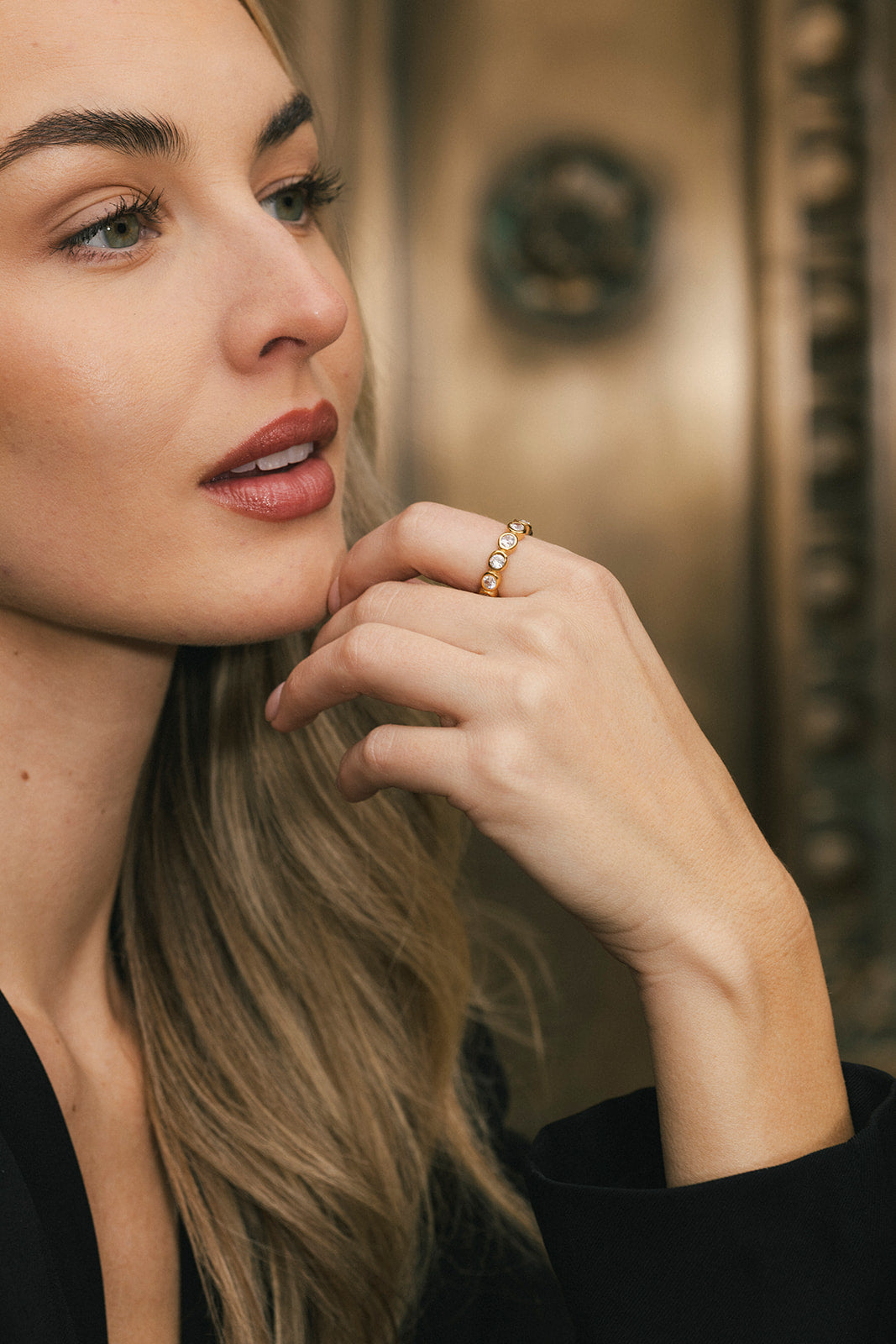 Célie - Gold Circle Bezel Diamond Ring