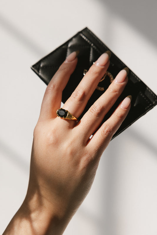 Bea - Gold Black Stone Ring