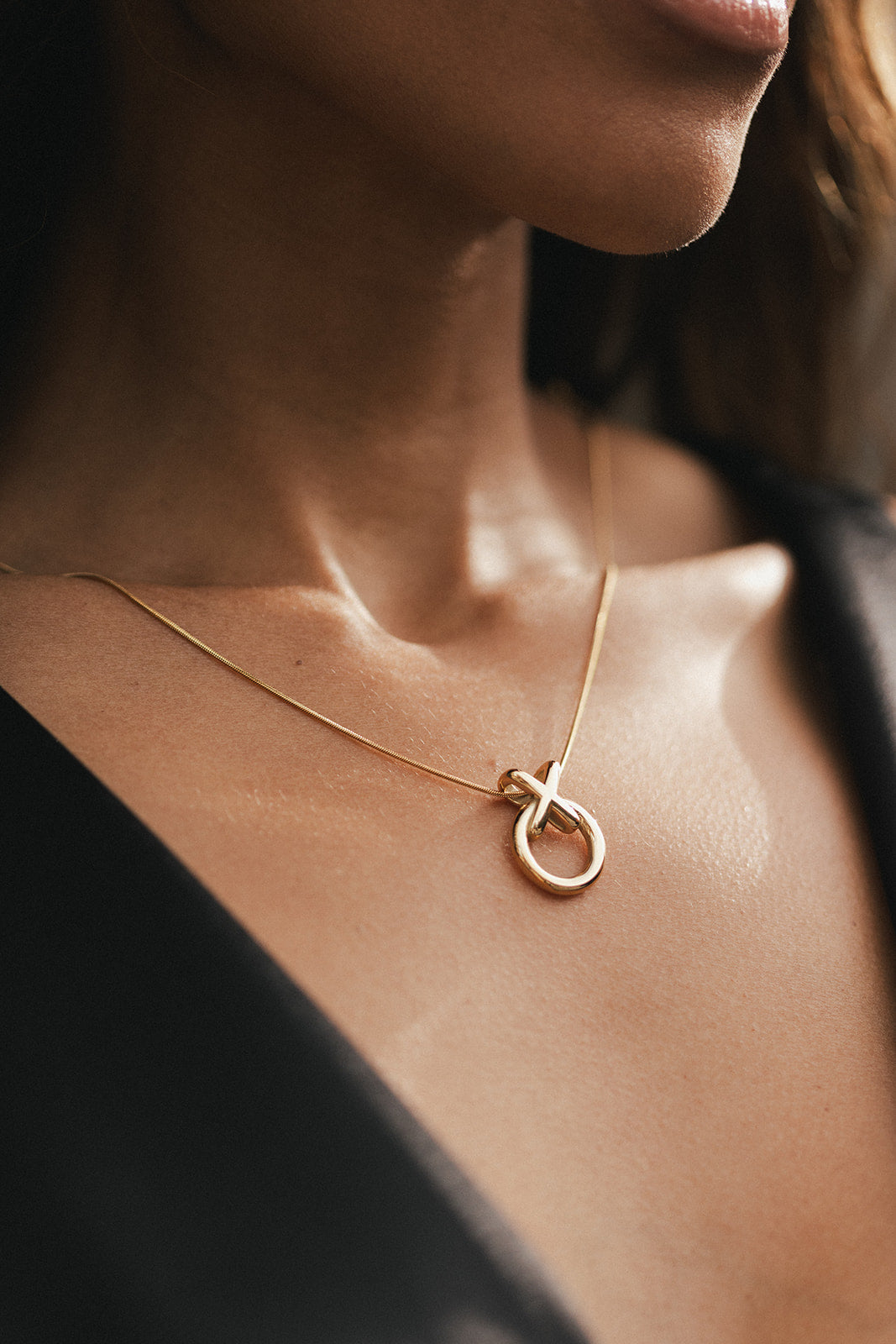 Alta - Gold Knot Chain Necklace