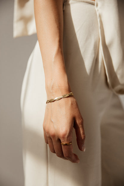 Nami - Gold Double Layer Twisted Herringbone Snake Chain Bracelet